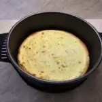 Kynutý tvarohový koláč v Remosce Kynutý tvarohový koláč v Remosce po upečení